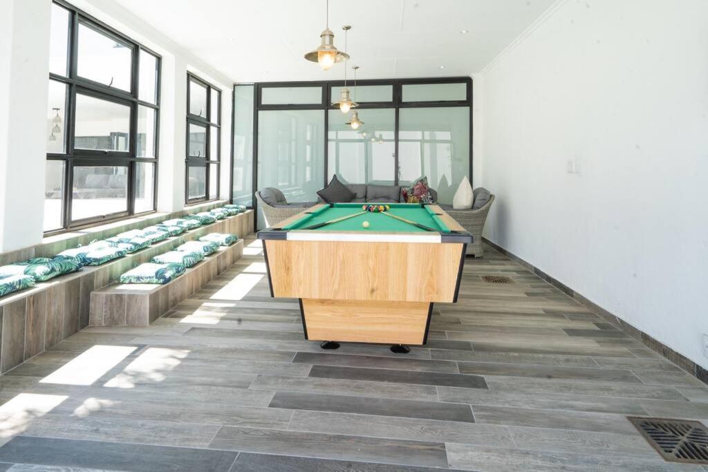 Private Modern 10 Bdrm Home Tucked Away In Sandton Johannesburg Ngoại thất bức ảnh